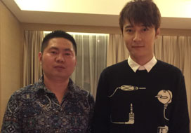 广州万向娱乐与明星合影